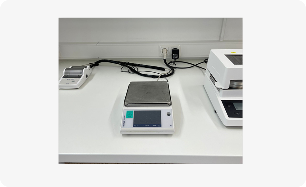 Laboratory equipment 4